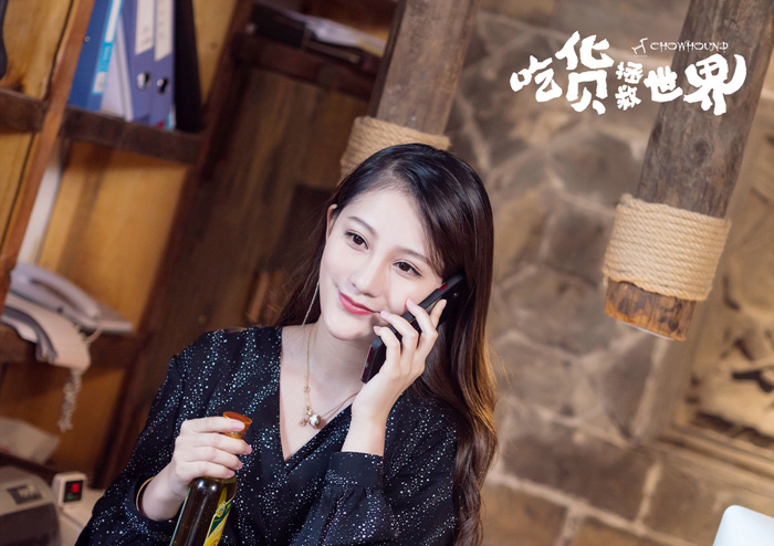 青年演员张晓旭参演《东溪突击》、《辣椒红了》等影视作品