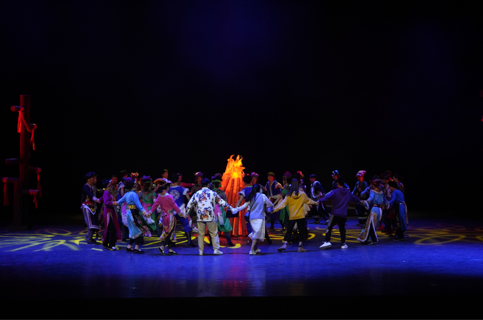 《白云深处》华侨城大剧院展演