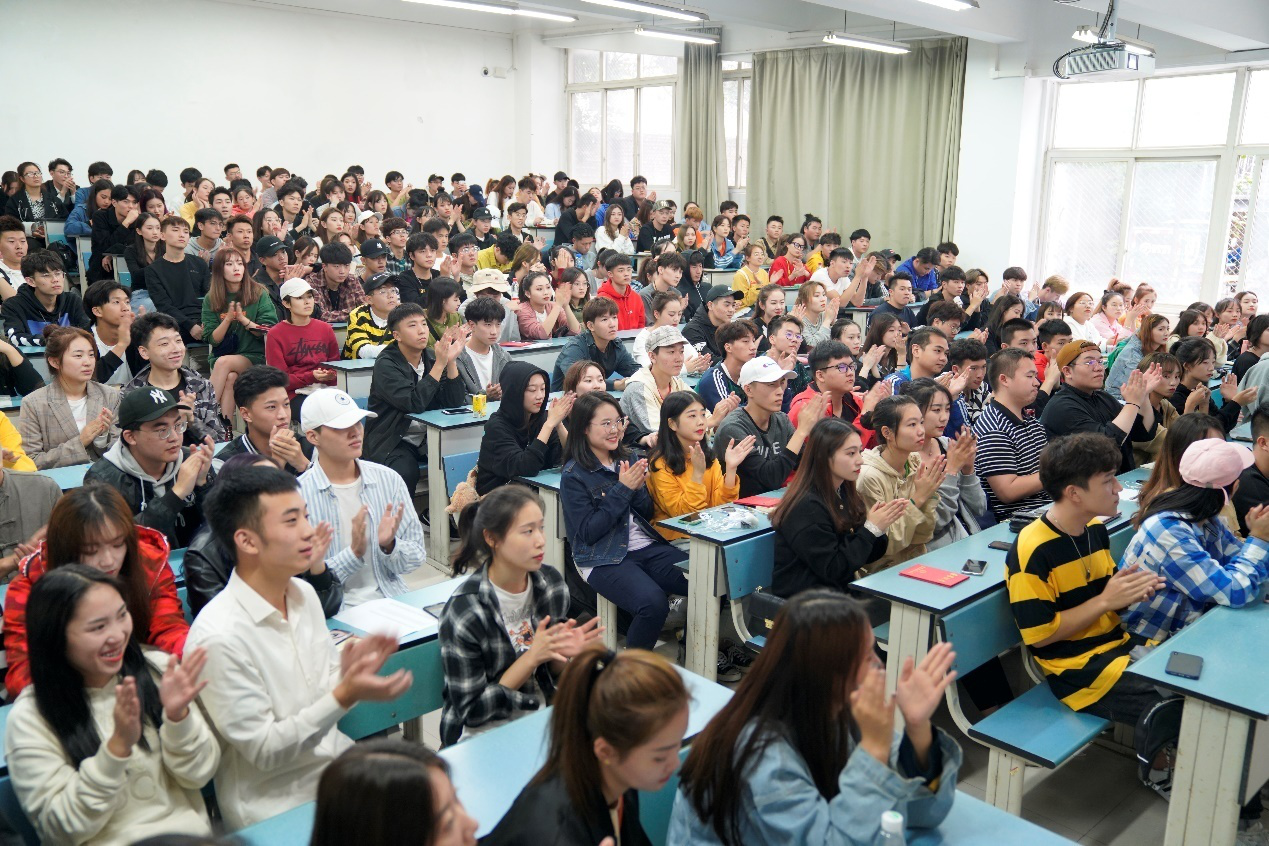 2019年9月19日戏剧演艺学院团总支全团大会