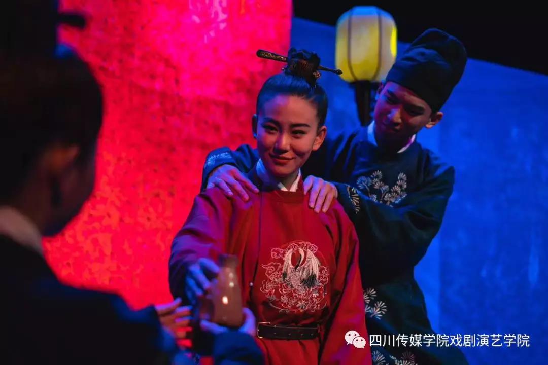 2017级表本1班期末汇报《李尔王》