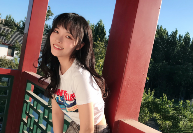 李沐芷参演《恋爱播放列表》饰演女一号郑媛媛