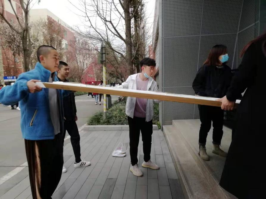 送你一朵小红花&middot;传媒学子的&ldquo;雷锋精神&rdquo;