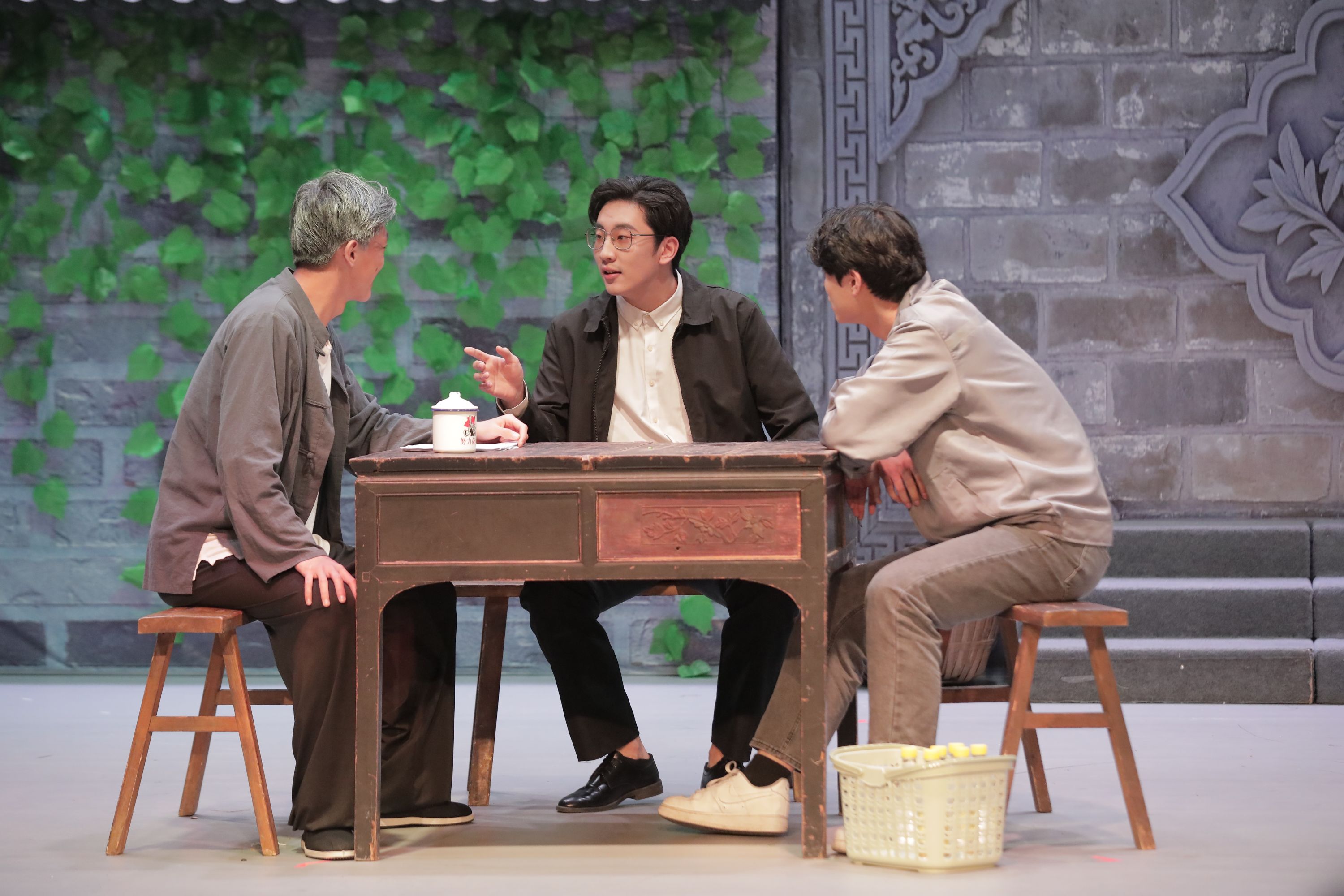 话剧《北街南院》