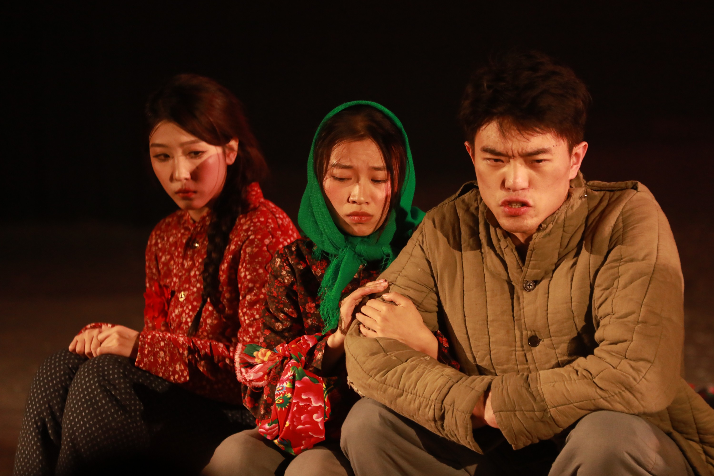 话剧《大雪地》