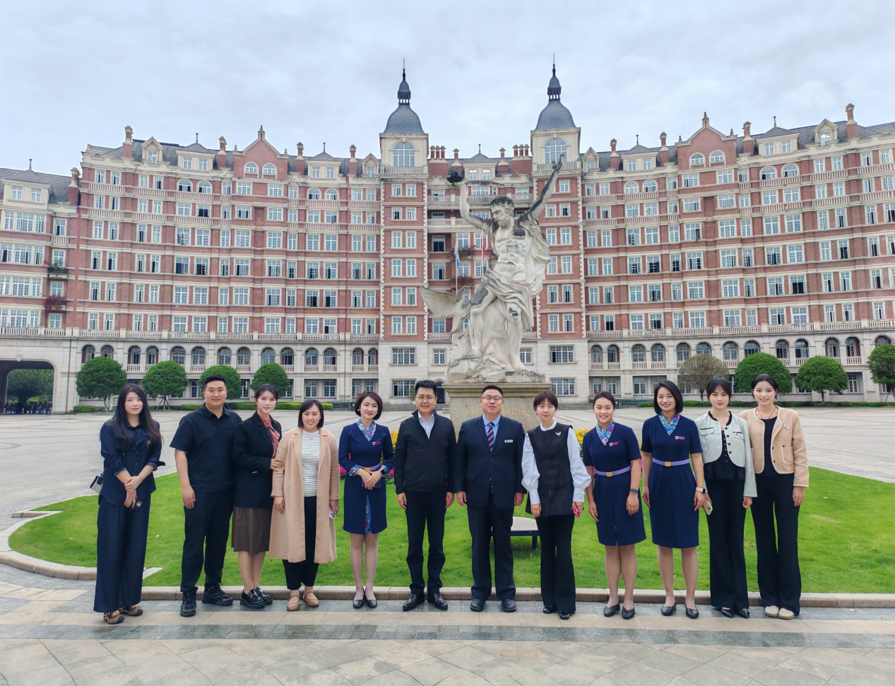 四川传媒学院表演学院赴四川西南航空职业学院 开展访企拓岗促就业系列行动