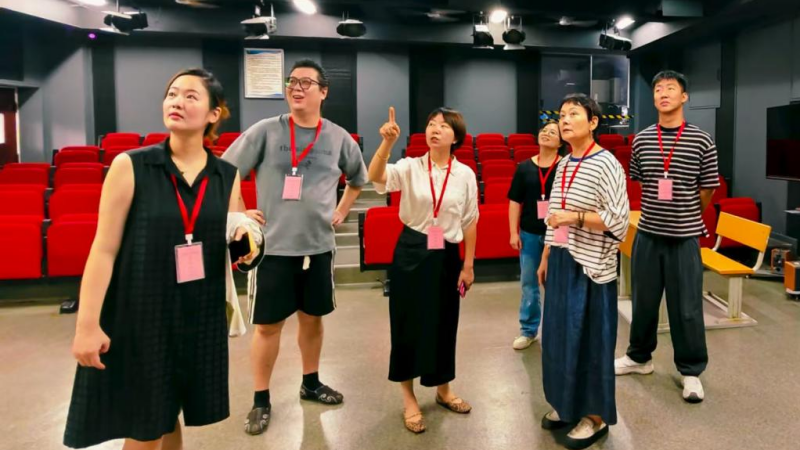 表演学院开展2025年秋季开学实验室安全专项检查 