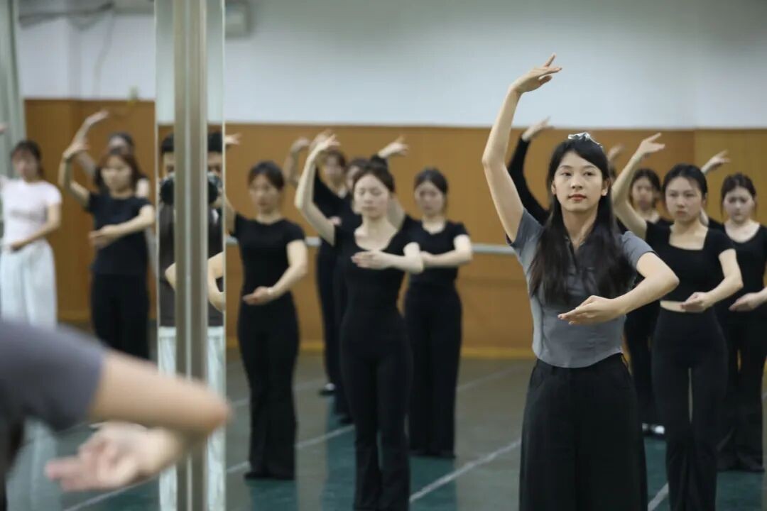 查课&middot;复盘&middot;解决：表演学院新学期教学一线三部曲
