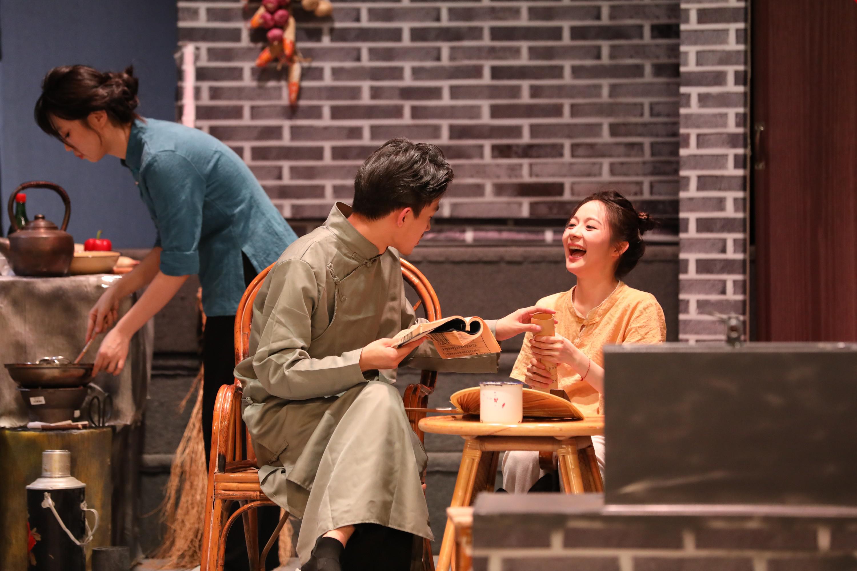 《上海屋檐下》 (5).jpg