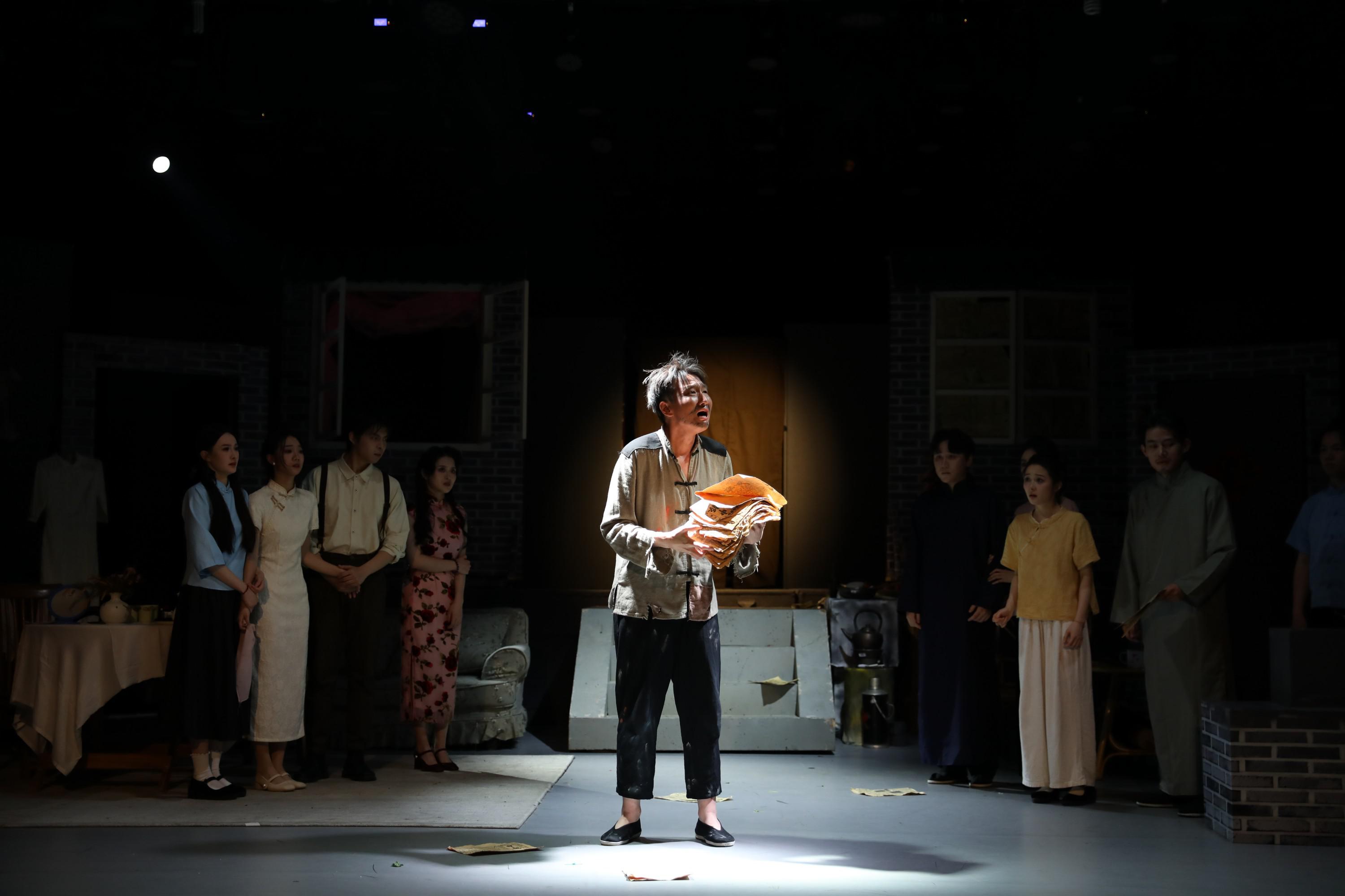 《上海屋檐下》 (4).jpg